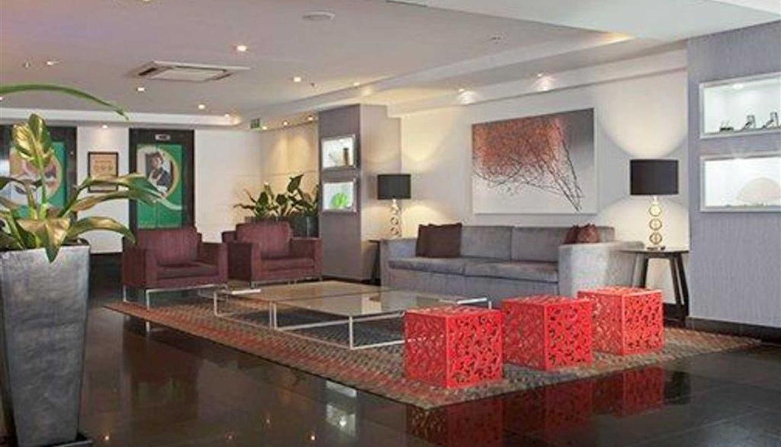 Exterior view - Quality Suites Alphaville