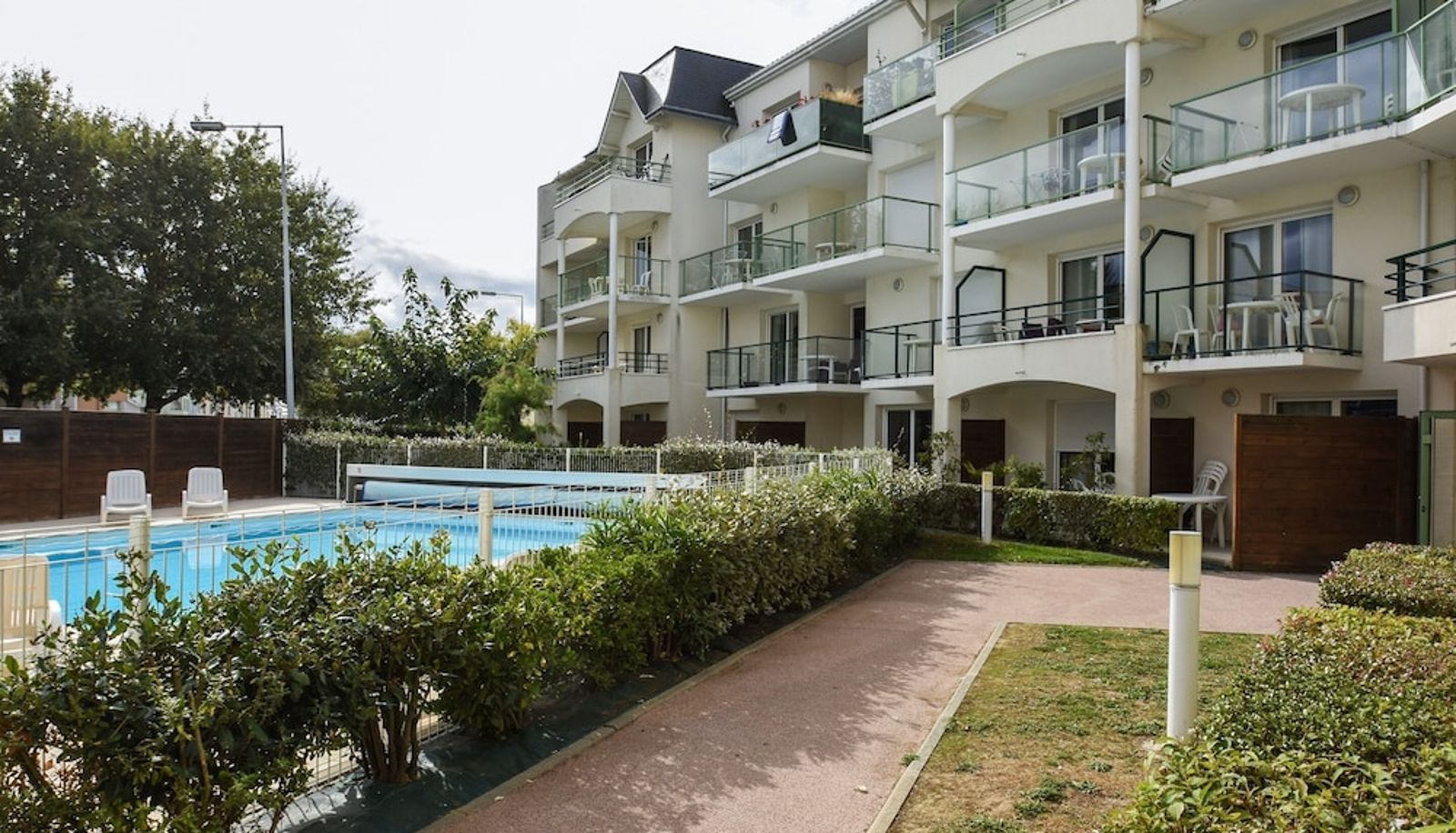 Pool - Résidence Les Jardins de l'Amirauté - Vacancéole