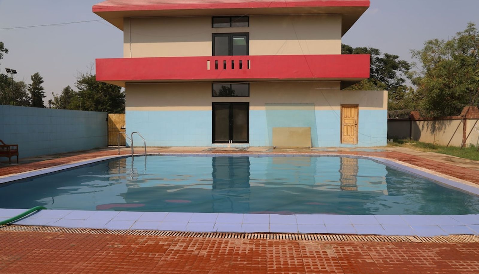 Piscina - Pacific Inn Suryansh Hotel