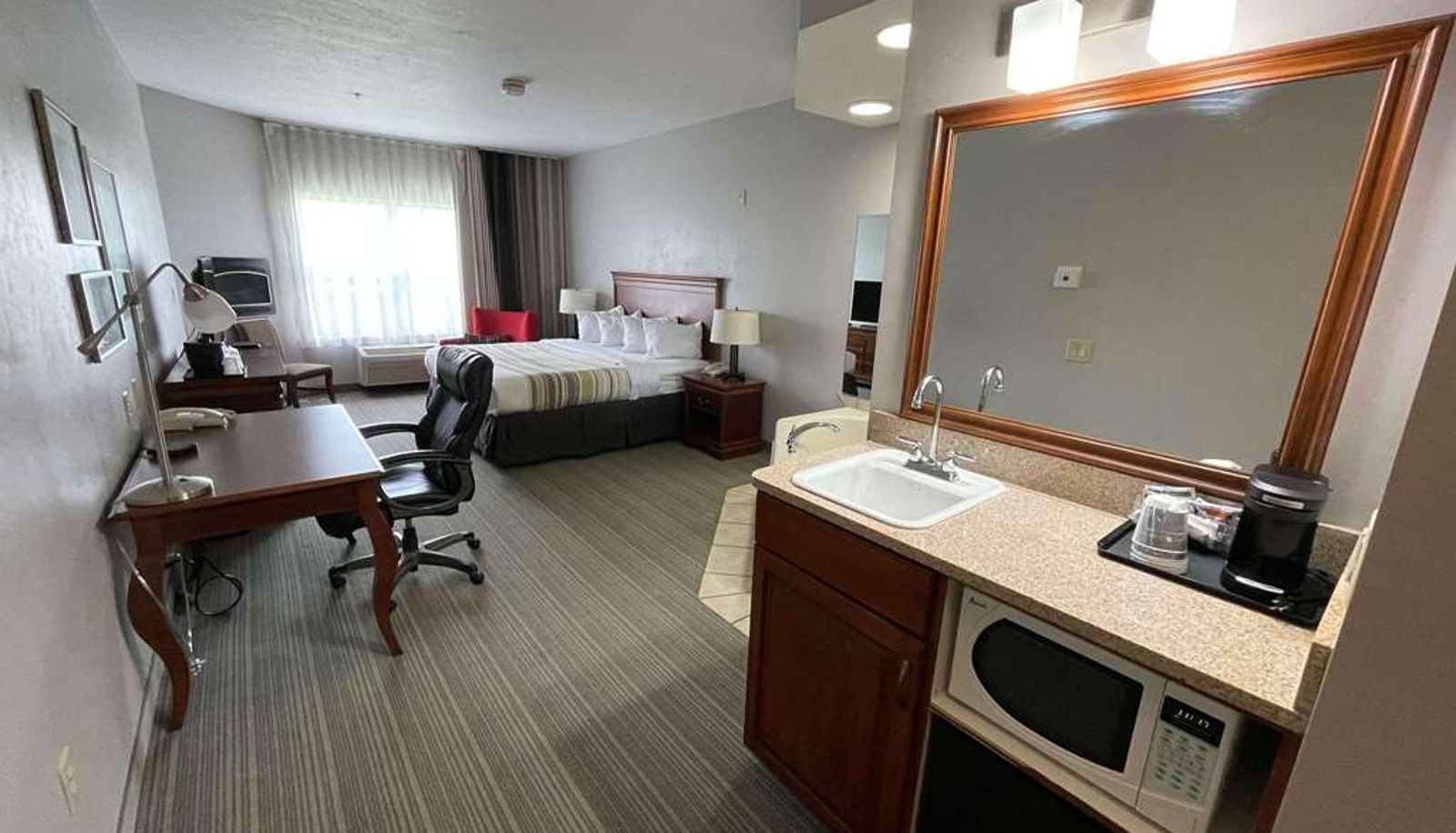 Suite - Country Inn & Suites by Radisson Appleton North WI