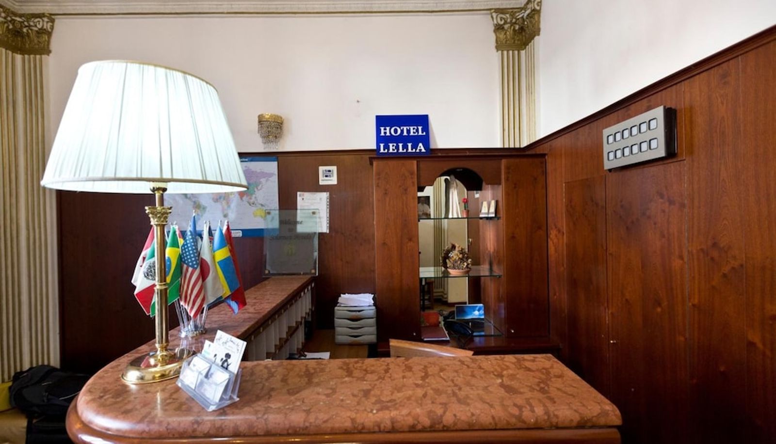 Salón - Hotel Lella