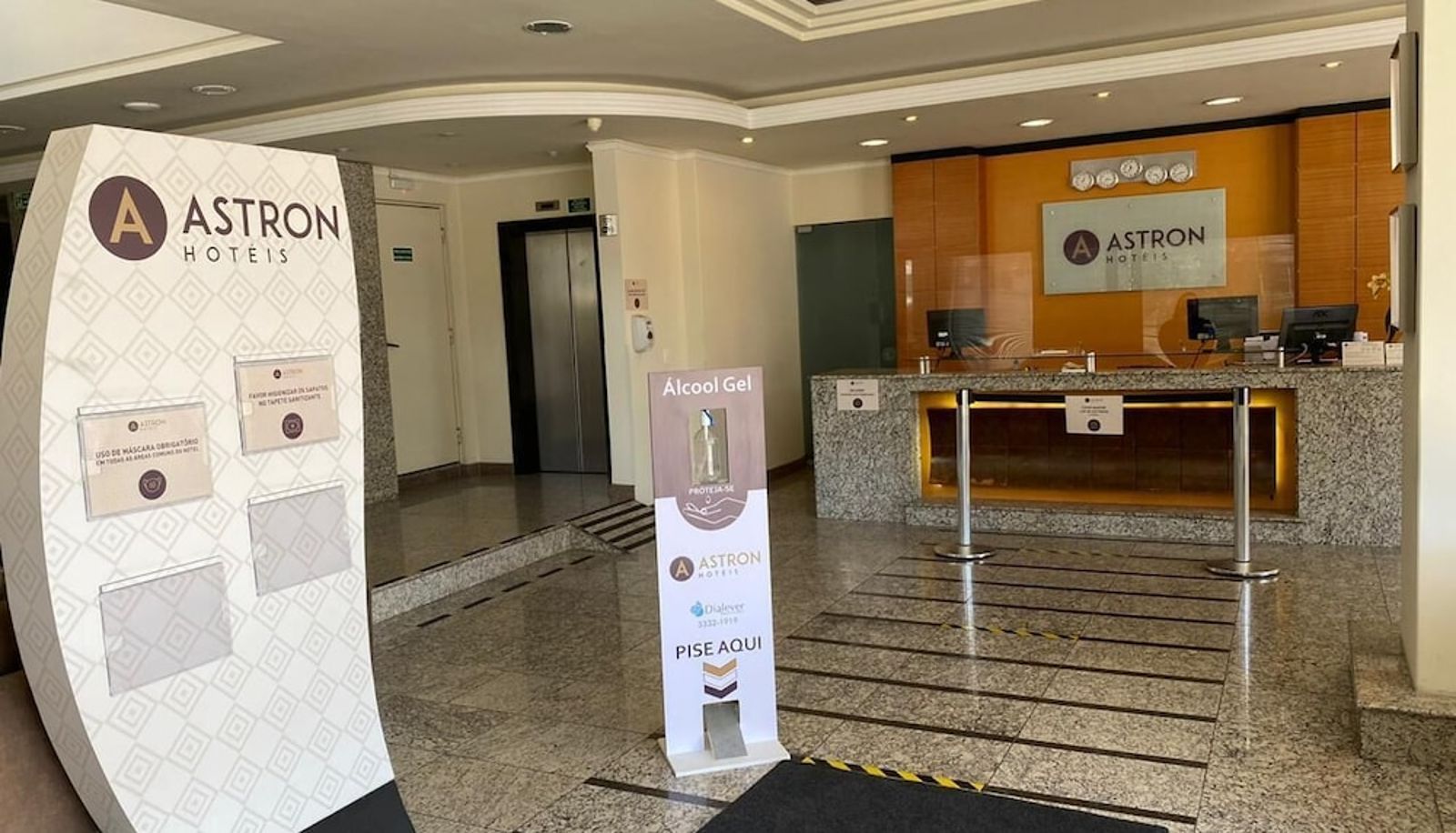 Reception - Astron Hotel São José dos Pinhais by Nobile