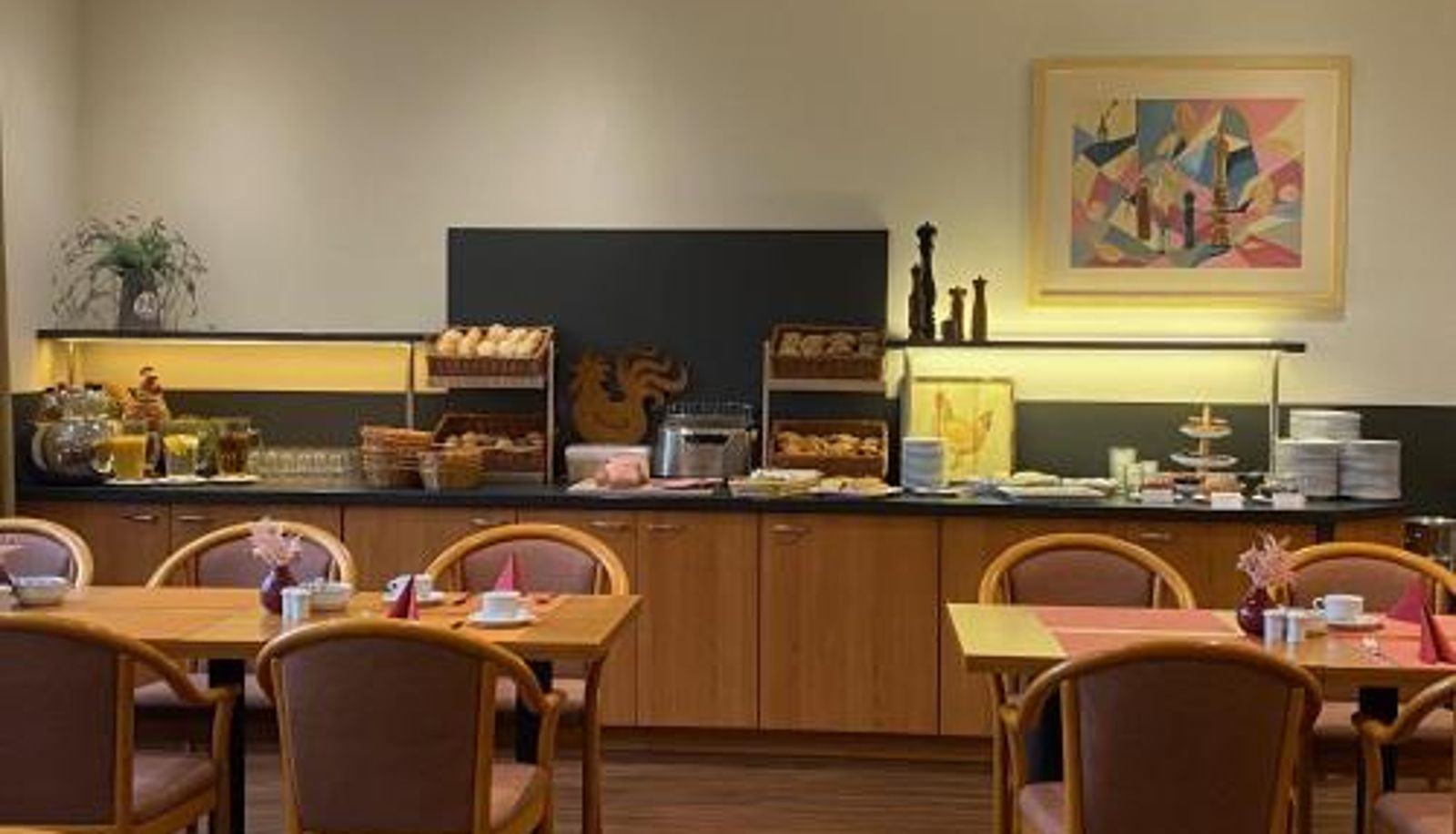 Sala śniadaniowa w restauracji - Andersen Hotel Birkenwerder