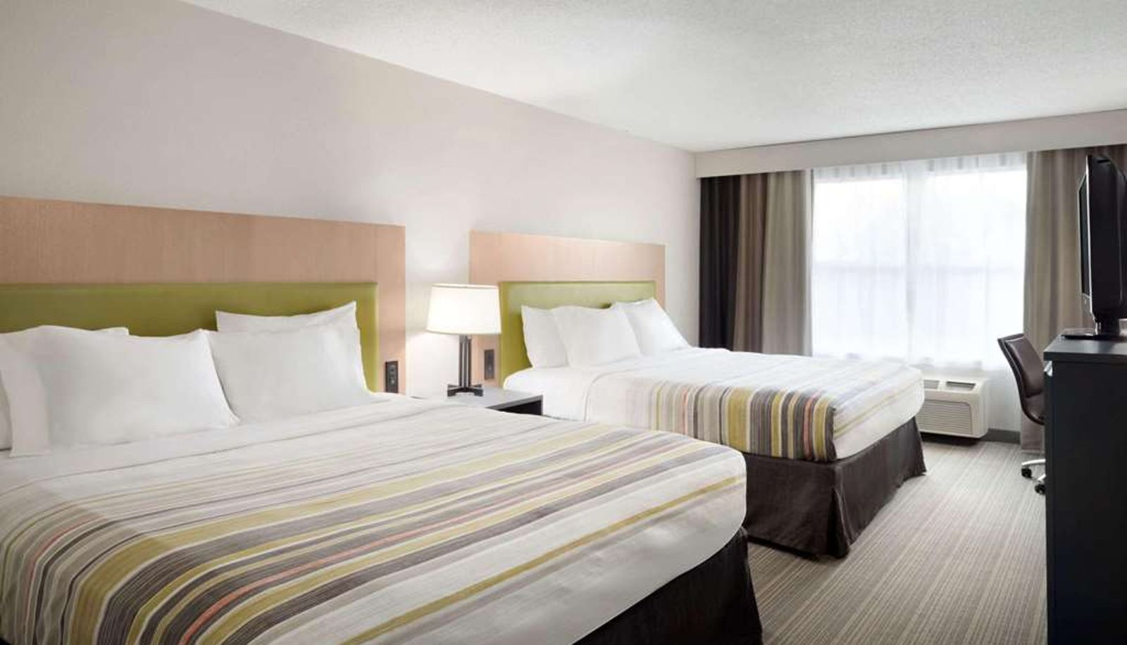 Zimmer - Country Inn & Suites by Radisson Camp Springs (Andrews Air Force Base) MD