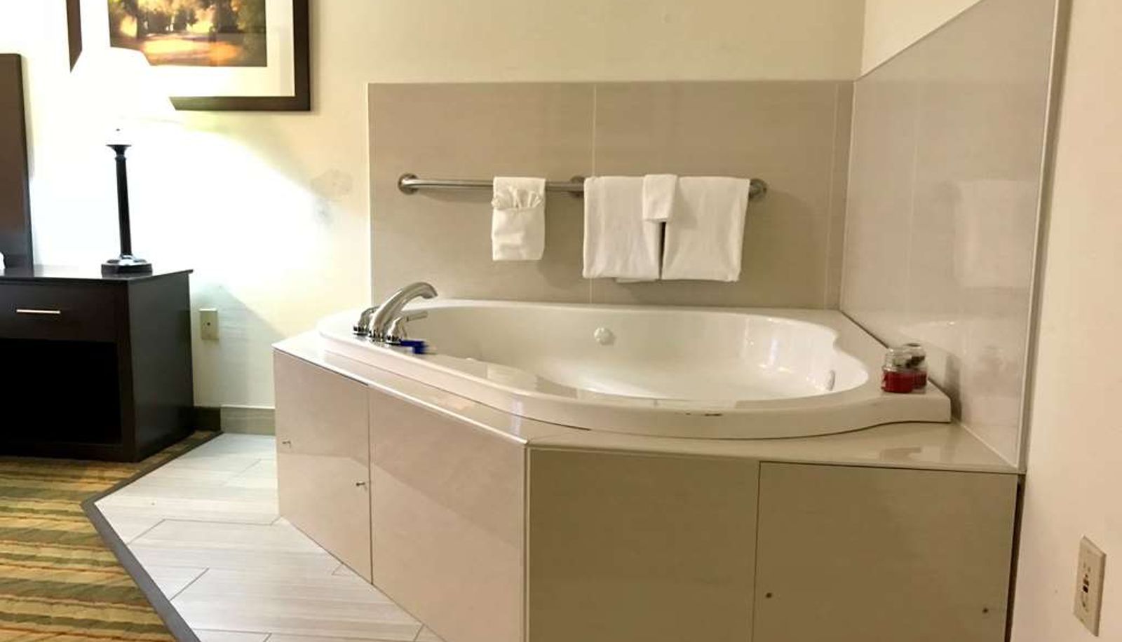Camera - Best Western Visalia Hotel