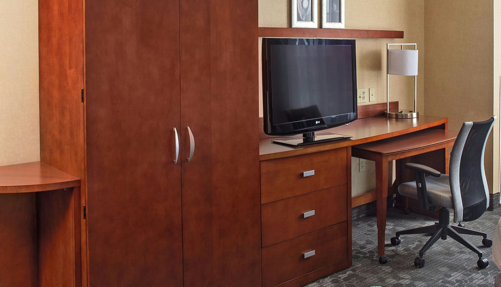 Zimmer - Courtyard by Marriott Aberdeen at Ripken Stadium