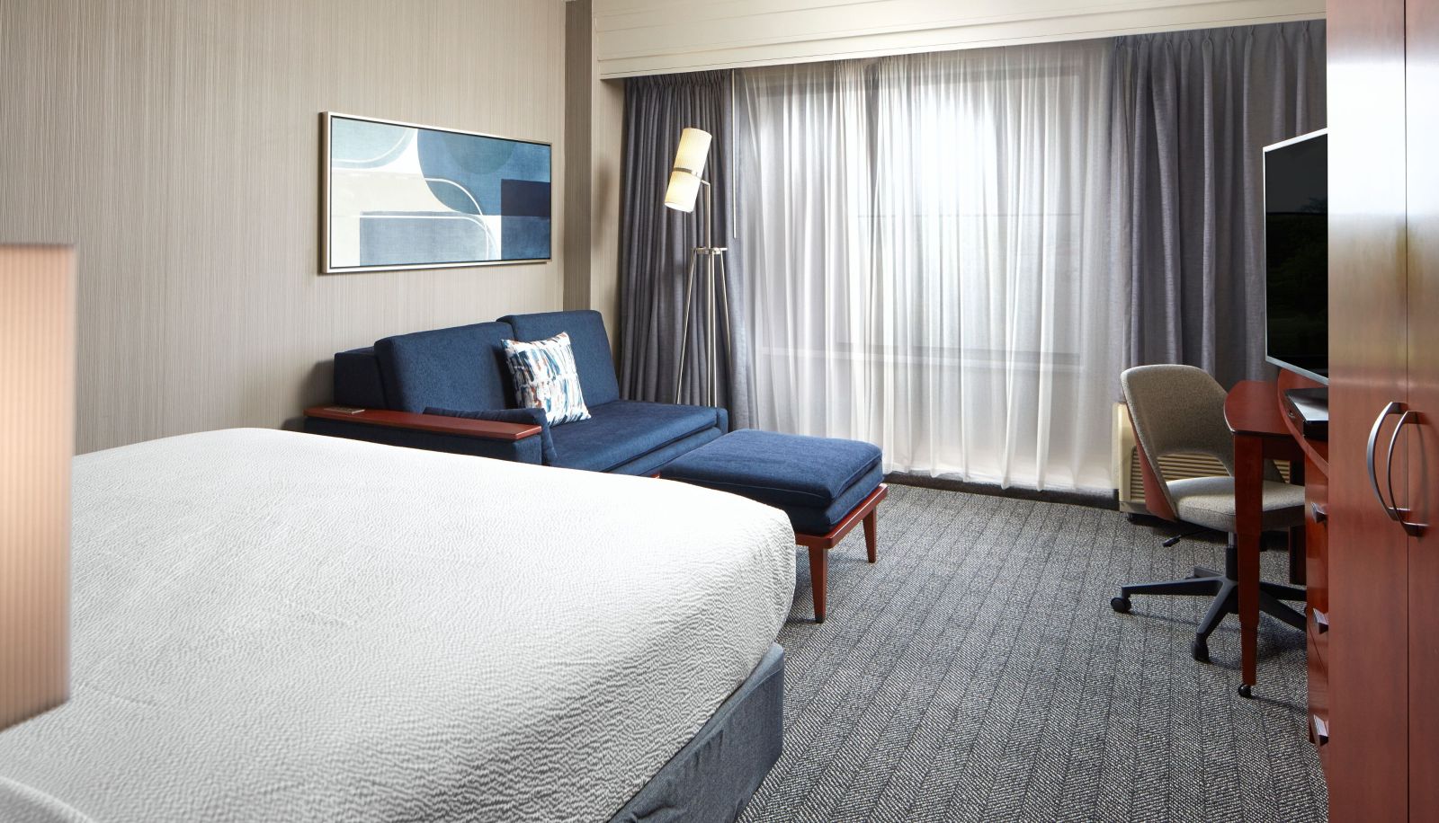 Camera - Courtyard by Marriott Winchester Medical Center