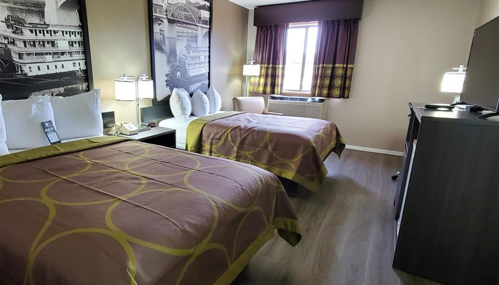 Kamer - Super 8 by Wyndham Paris TN