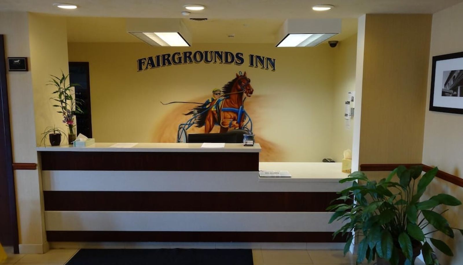 Hall - Fairgrounds Inn