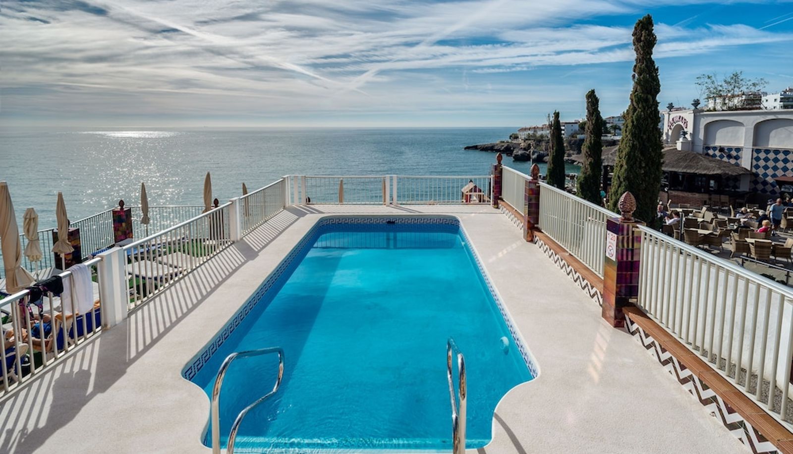 Piscina - Hotel Balcón de Europa
