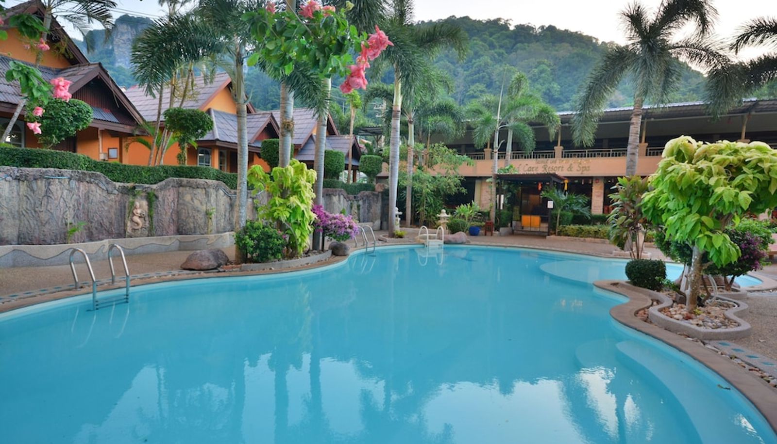 Zwembad - Diamond Cave Resort