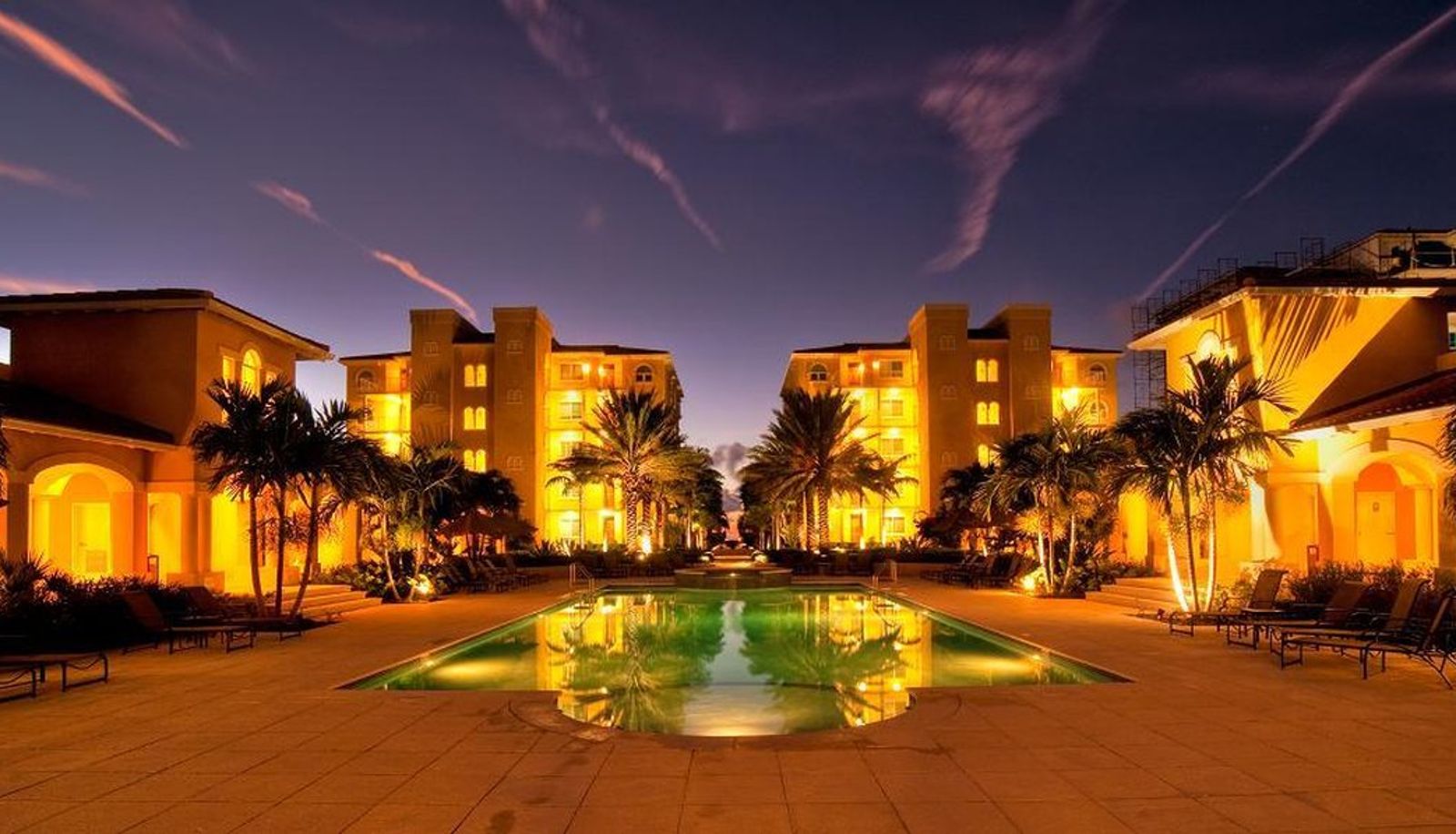 Außenansicht - The Tuscany On Grace Bay
