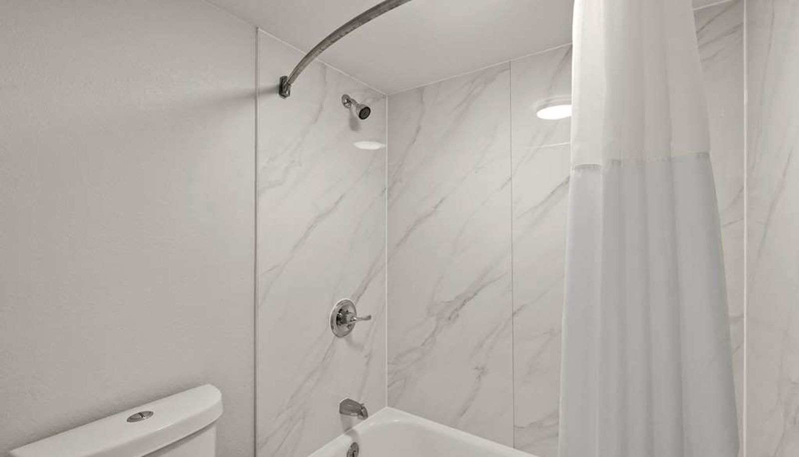 Room - Rodeway Inn Commerce