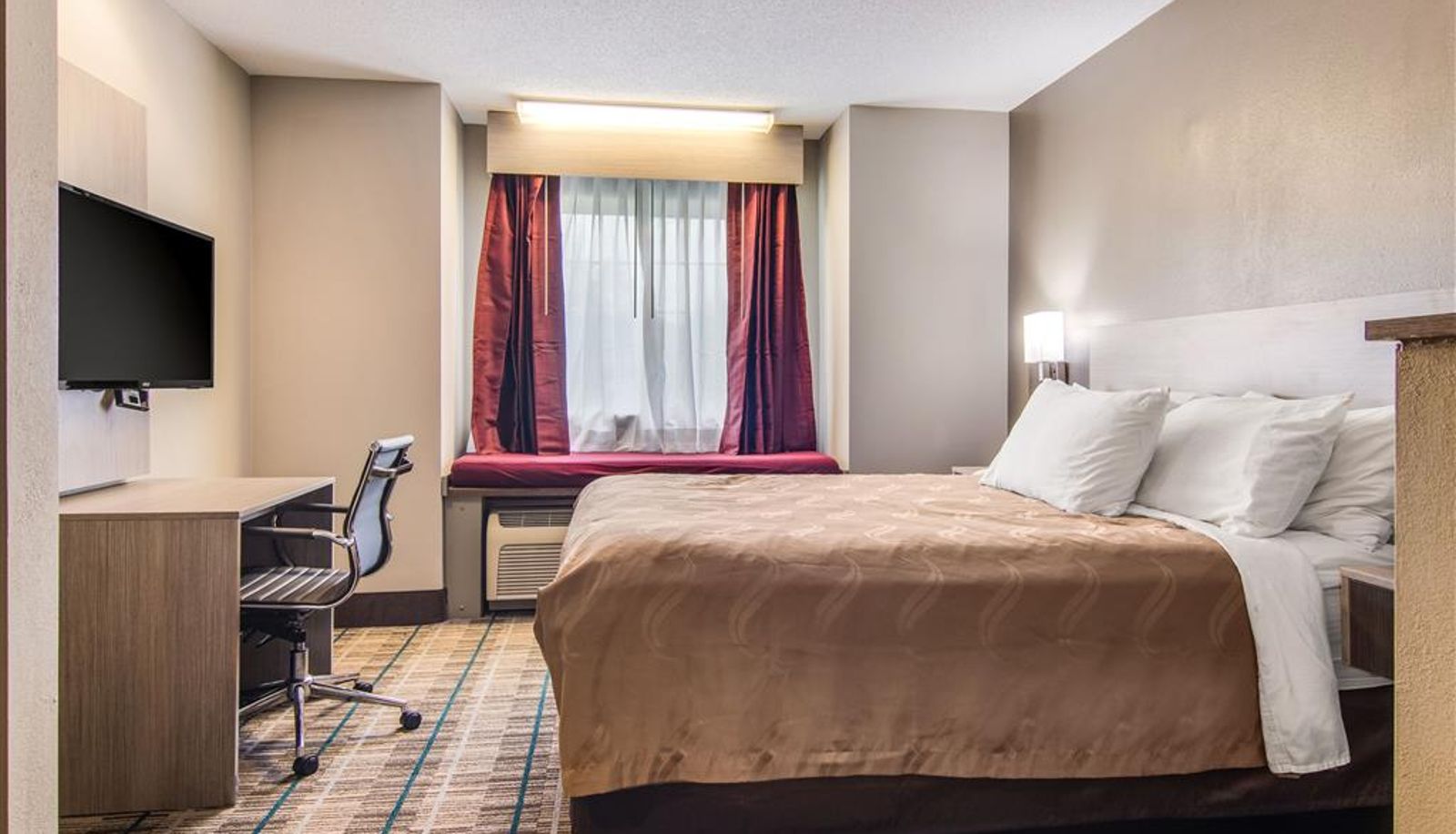 Zimmer - Quality Inn & Suites Grove City-Outlet Mall
