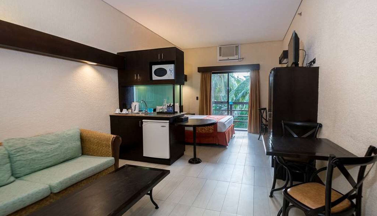 Zimmer - Microtel by Wyndham Boracay