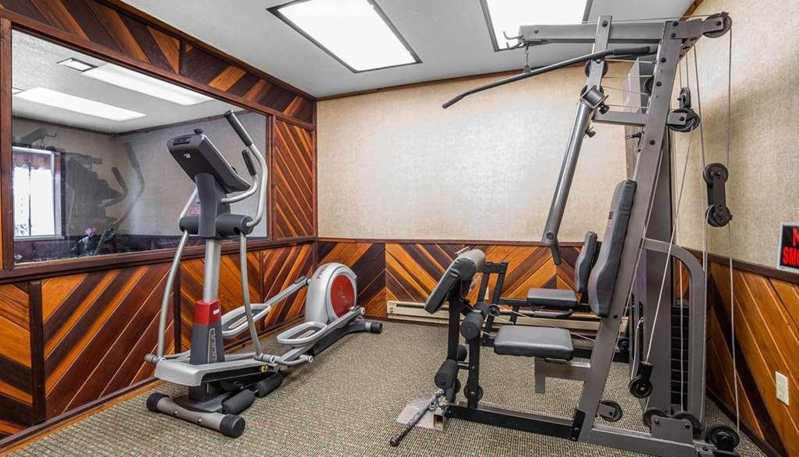 Wellness and fitness area - Rodeway Inn Pronghorn Lodge