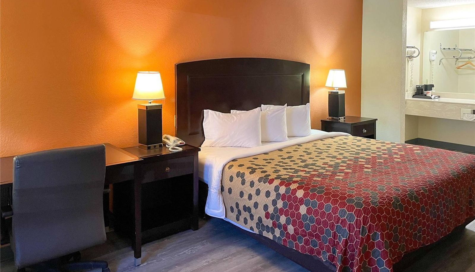 Room - Econo Lodge Inn & Suites Sweetwater I-20