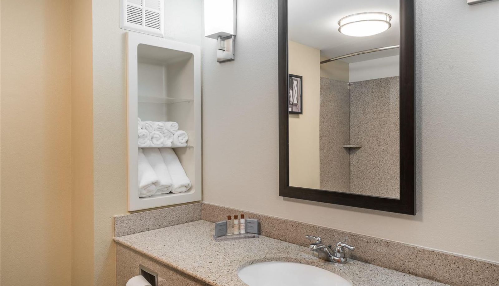 Zimmer - Wingate by Wyndham Bowling Green