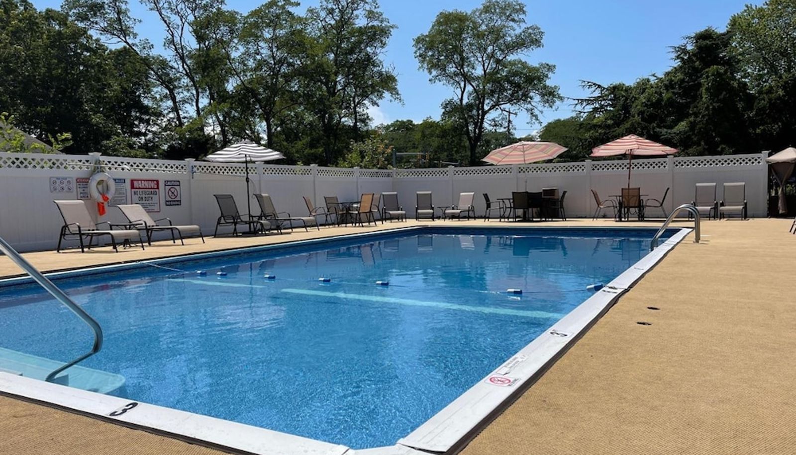 Pool - Viking Shores Motor Inn