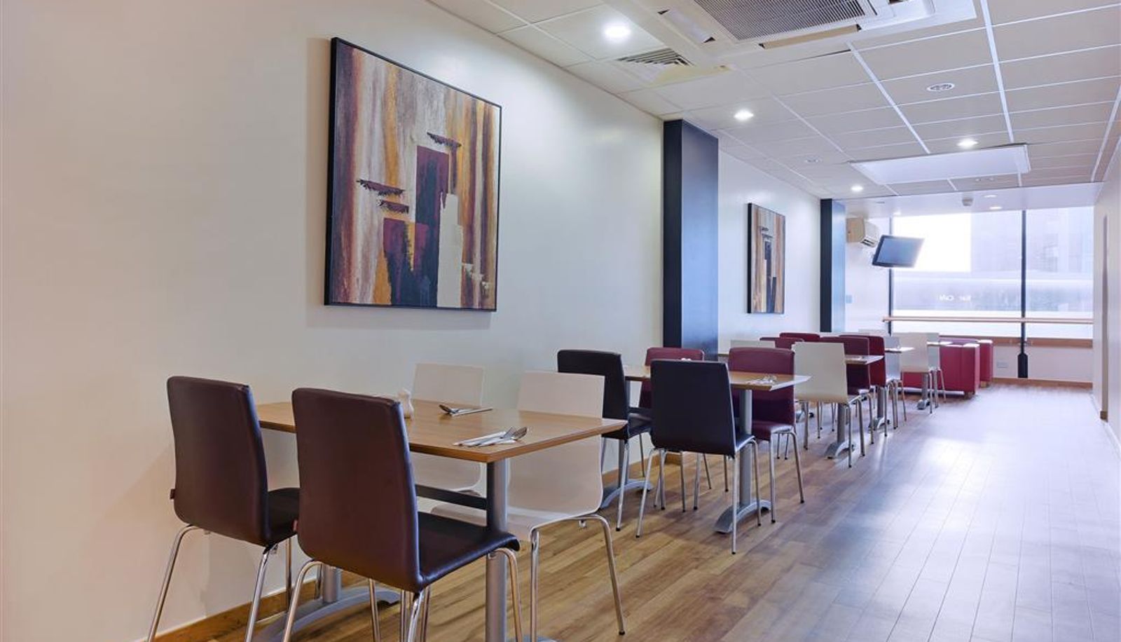 Restaurant - TRAVELODGE LONDON FELTHAM