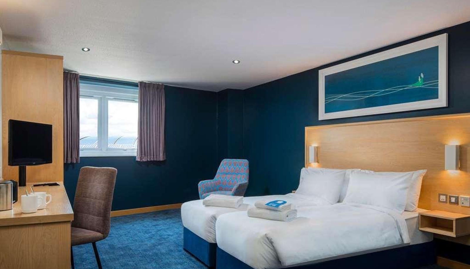 Camera - TRAVELODGE ST AUSTELL