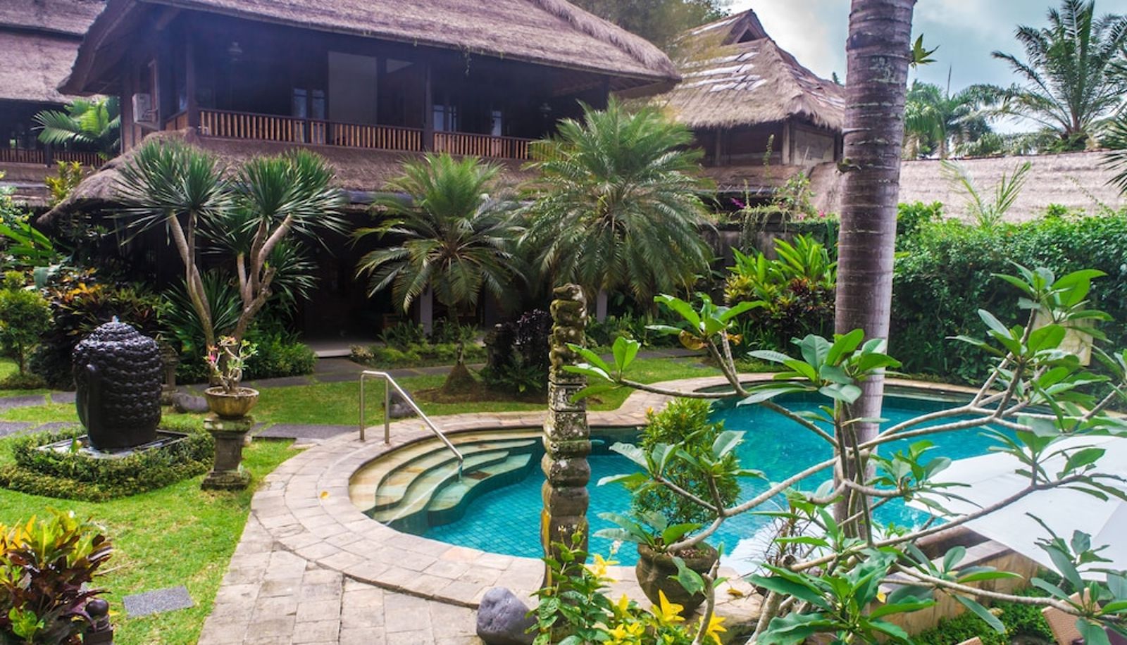 Basen - Hotel Bunga Permai