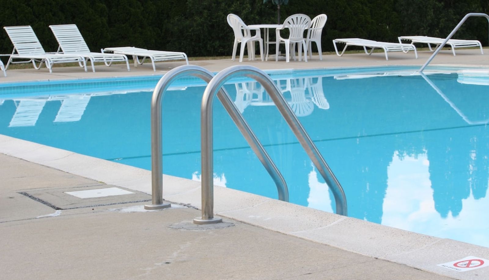Pool - Tides Motor Inn at Stehli Beach