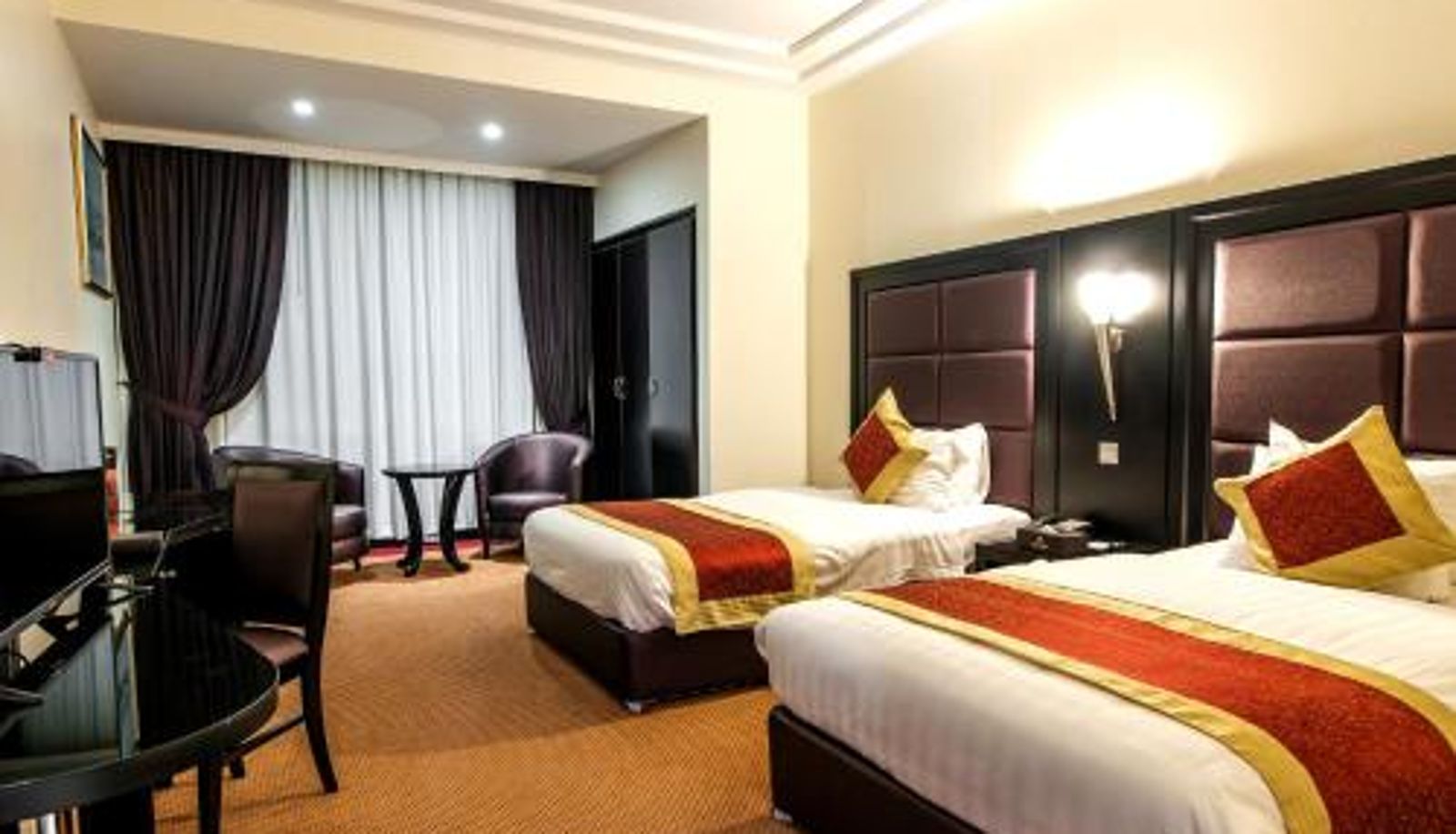 Suite - Royal Beach Hotel & Resort