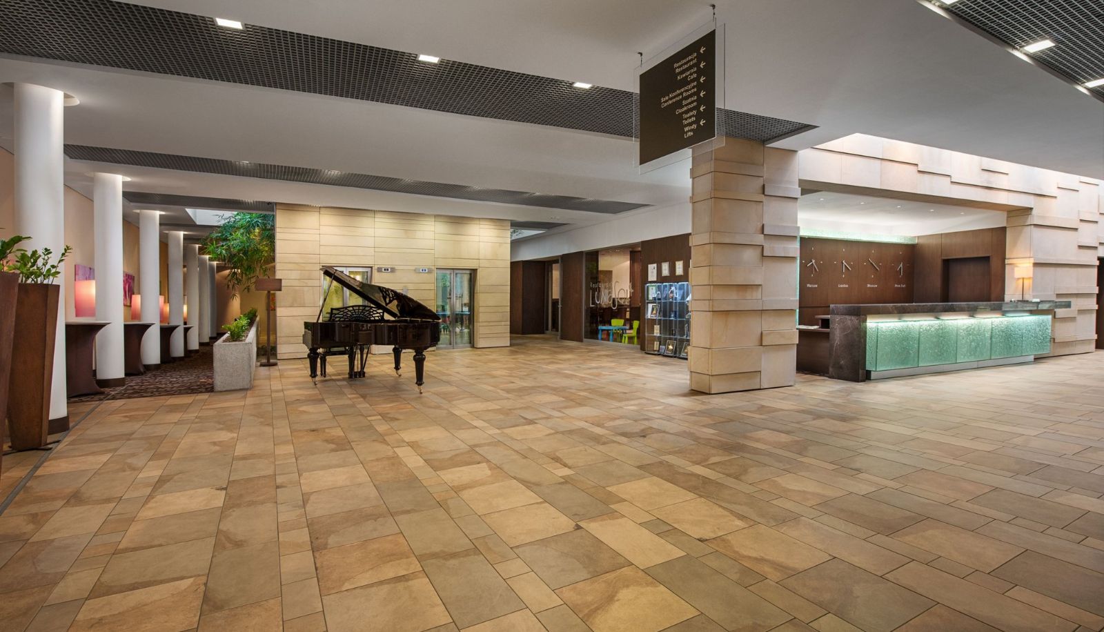Info - Holiday Inn Resort WARSAW - JOZEFOW by IHG