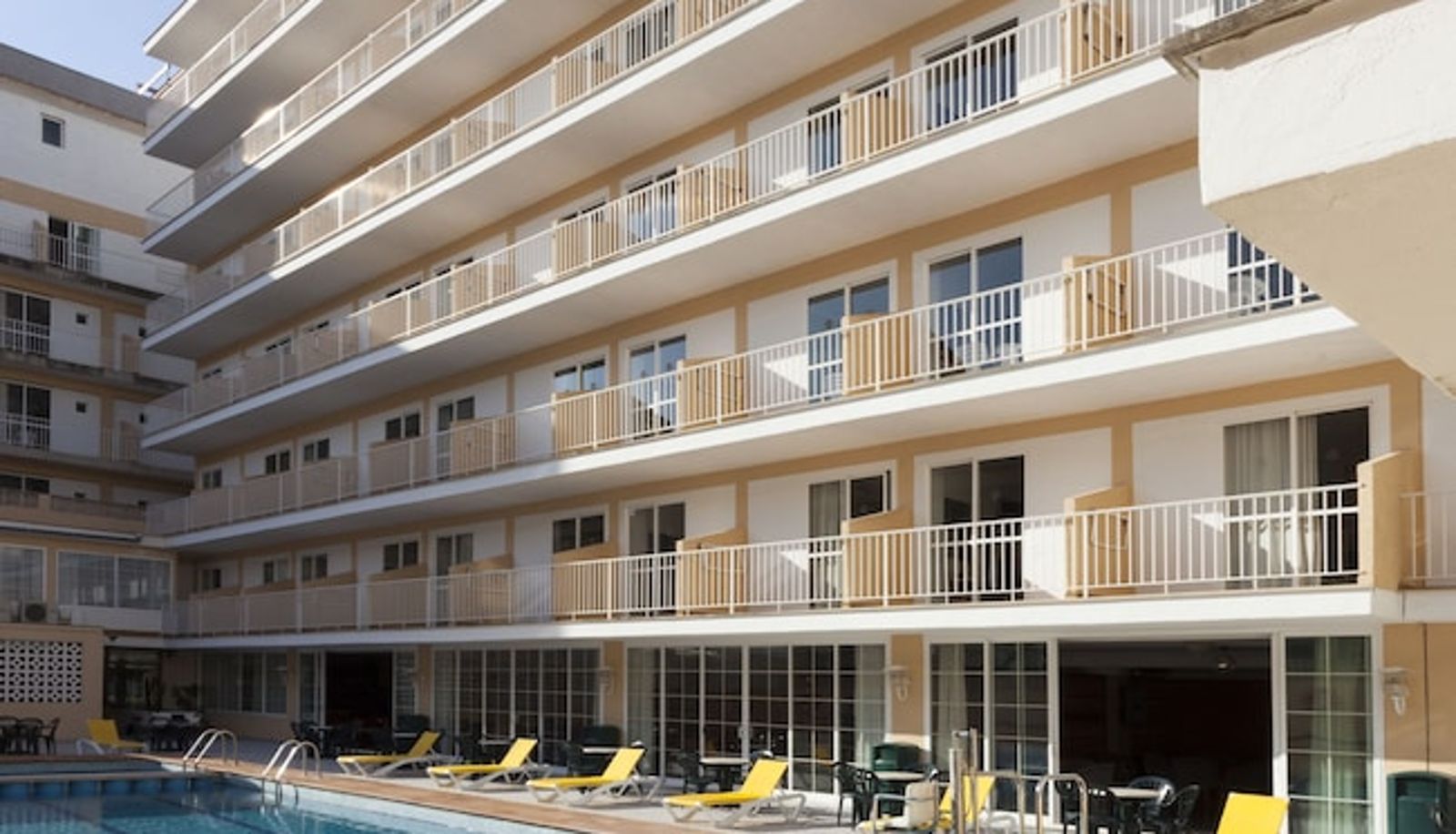 Basen - Hotel Riutort