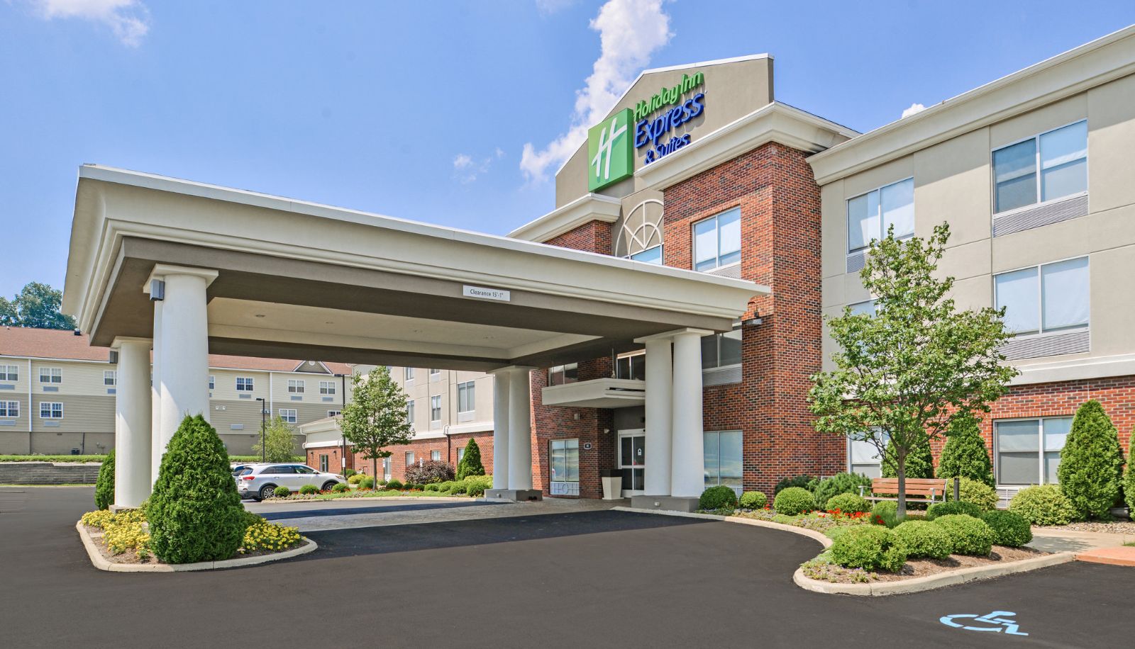 Info - Holiday Inn Express & Suites PARKERSBURG - MINERAL WELLS by IHG