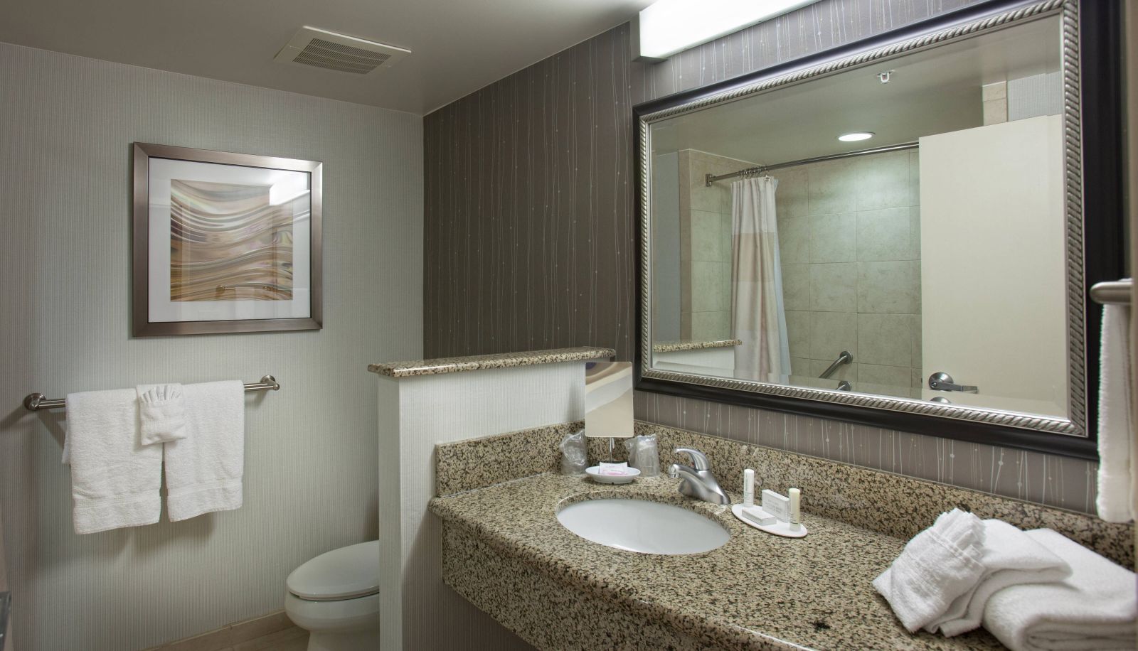 Camera - Courtyard by Marriott Fayetteville