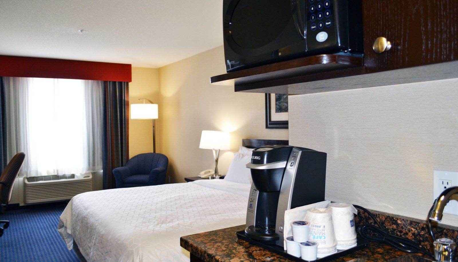 Camera - Holiday Inn Express & Suites EDSON by IHG
