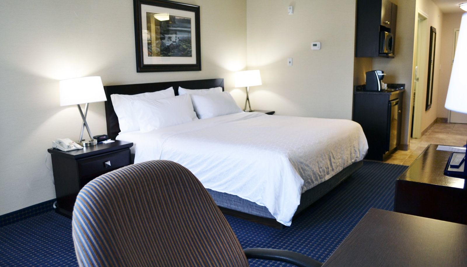 Camera - Holiday Inn Express & Suites EDSON by IHG