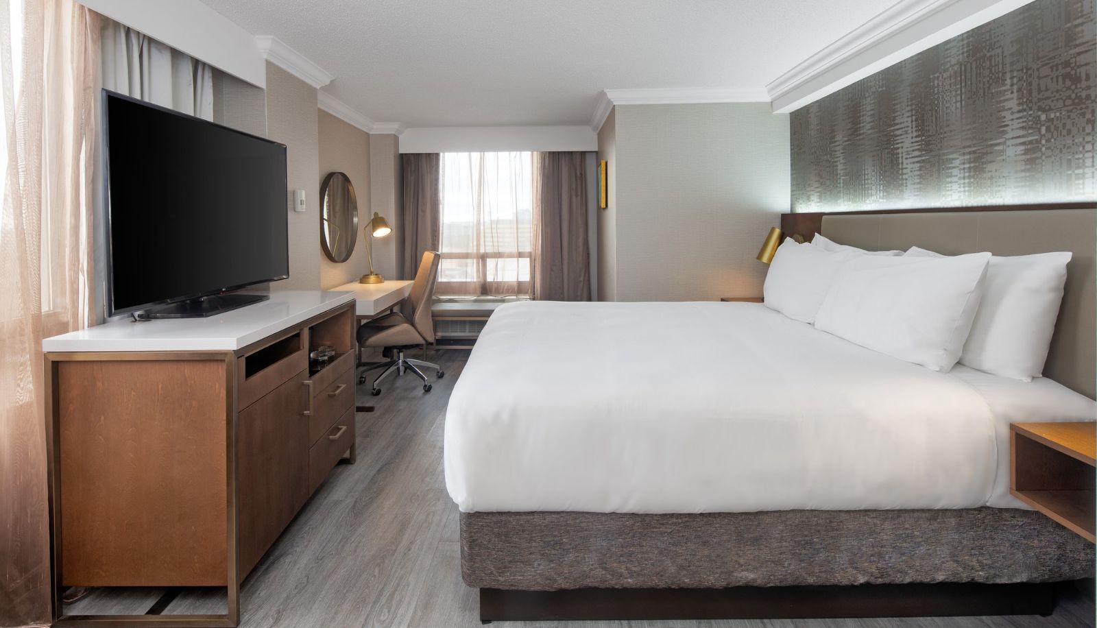 Room - Crowne Plaza TORONTO AIRPORT by IHG