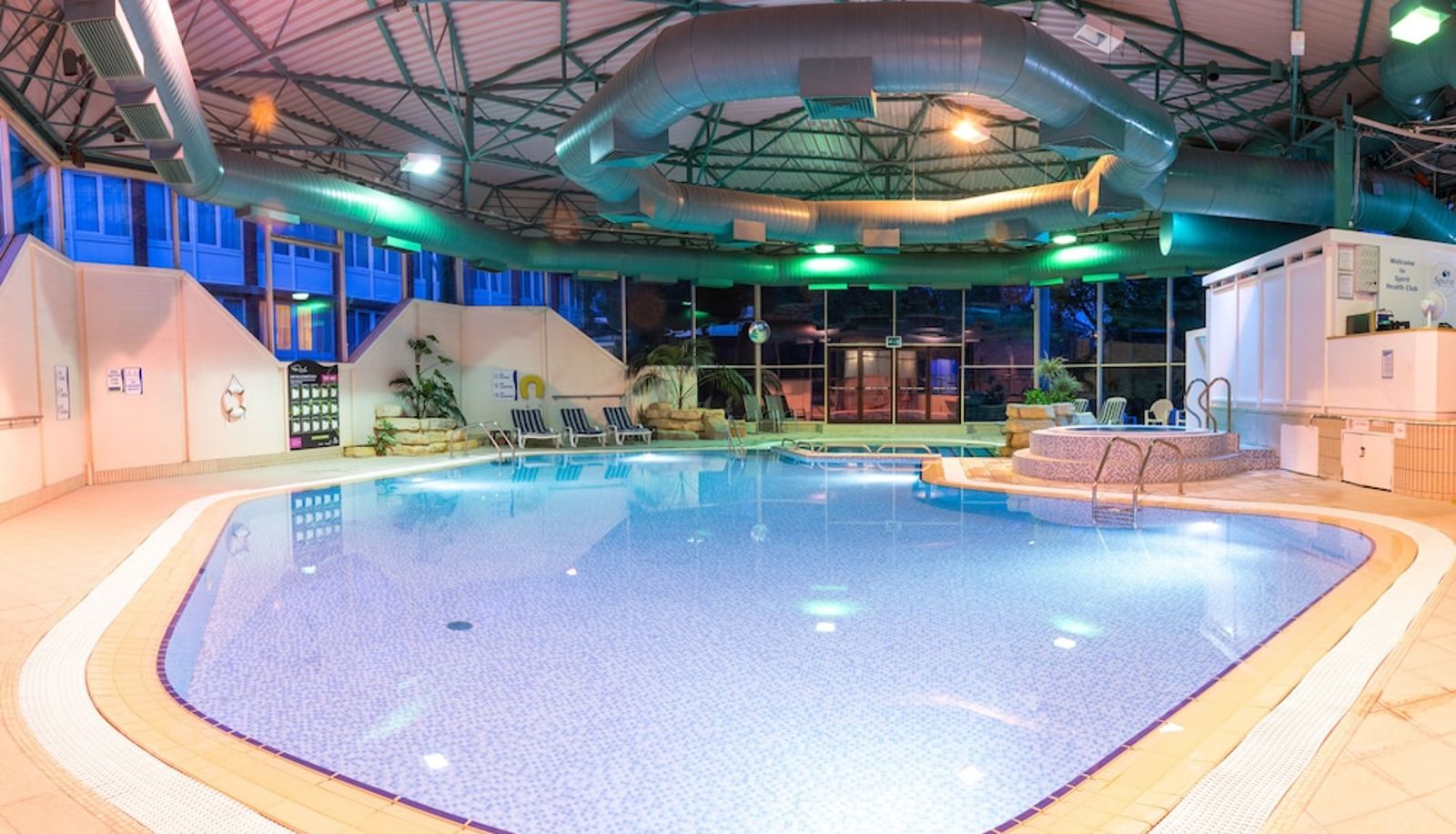 Pool - Holiday Inn MAIDENHEAD/WINDSOR by IHG