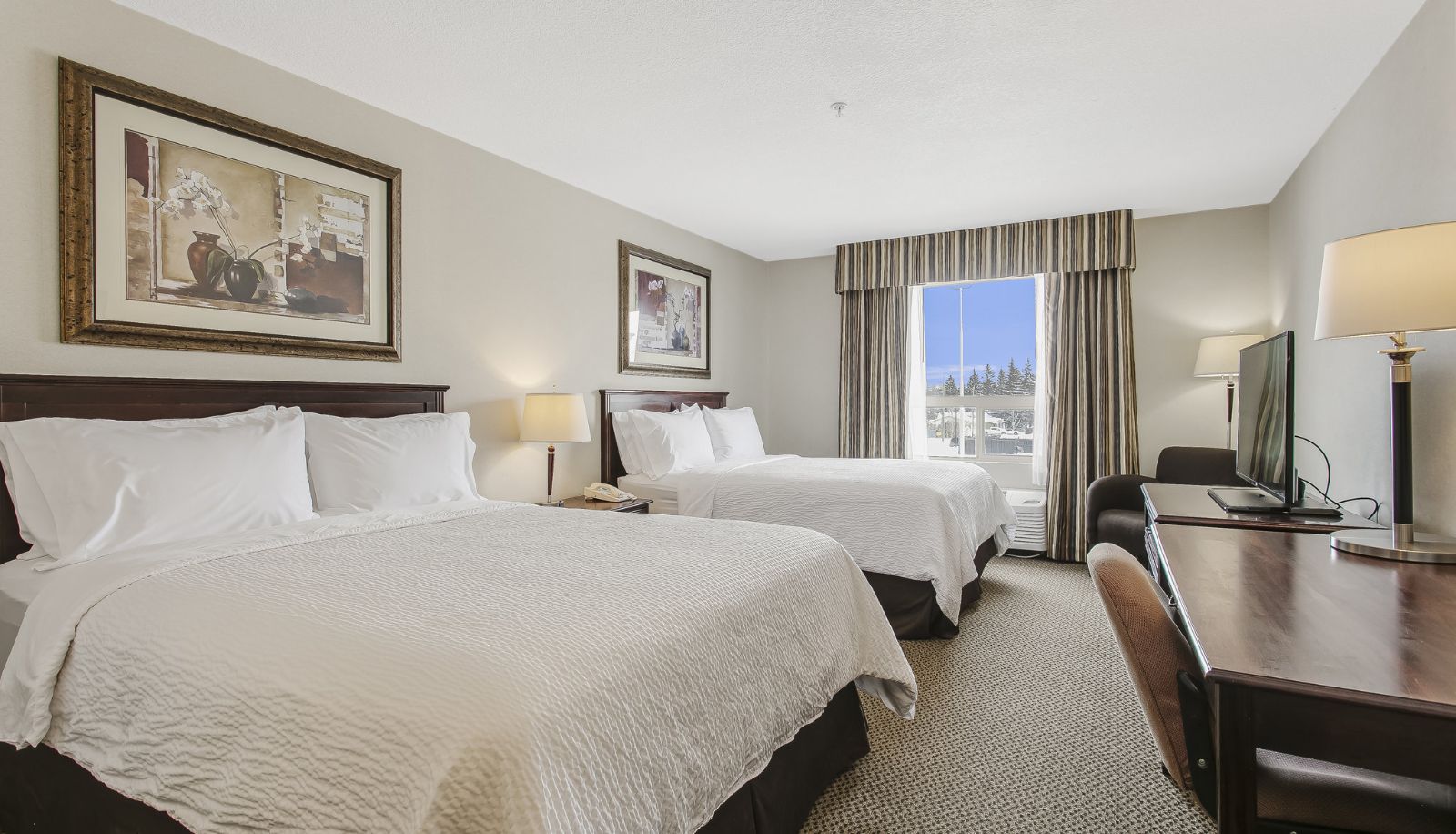 Room - Holiday Inn & Suites LLOYDMINSTER by IHG