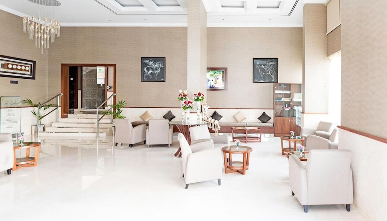 Lobby - Emirates Plaza Hotel