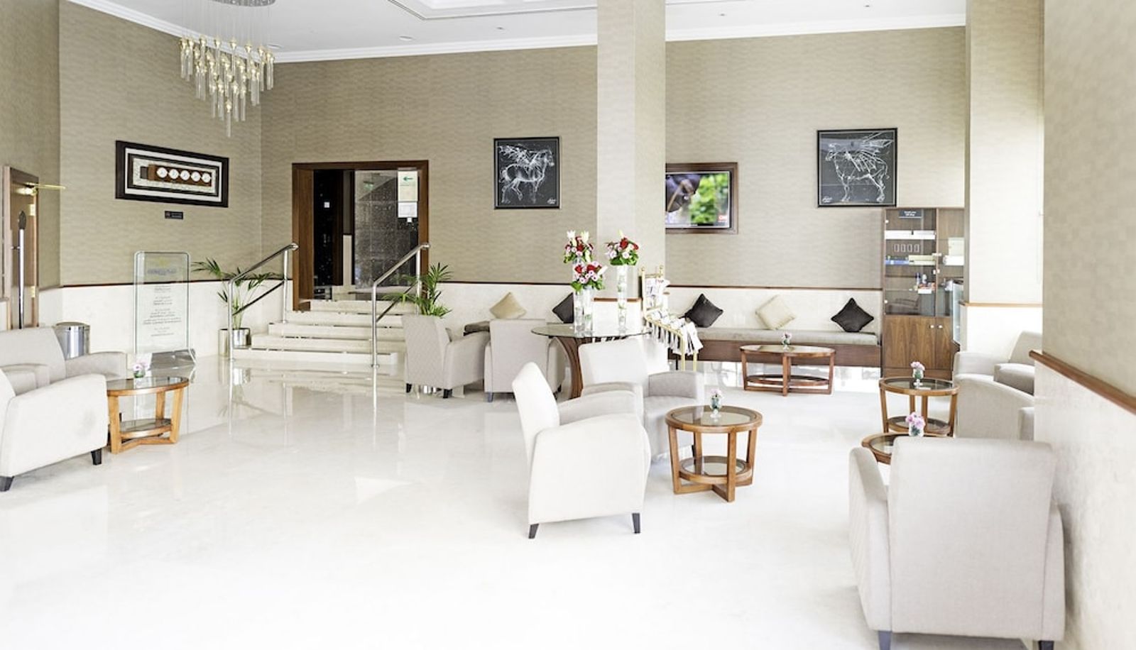 Lobby - Emirates Plaza Hotel