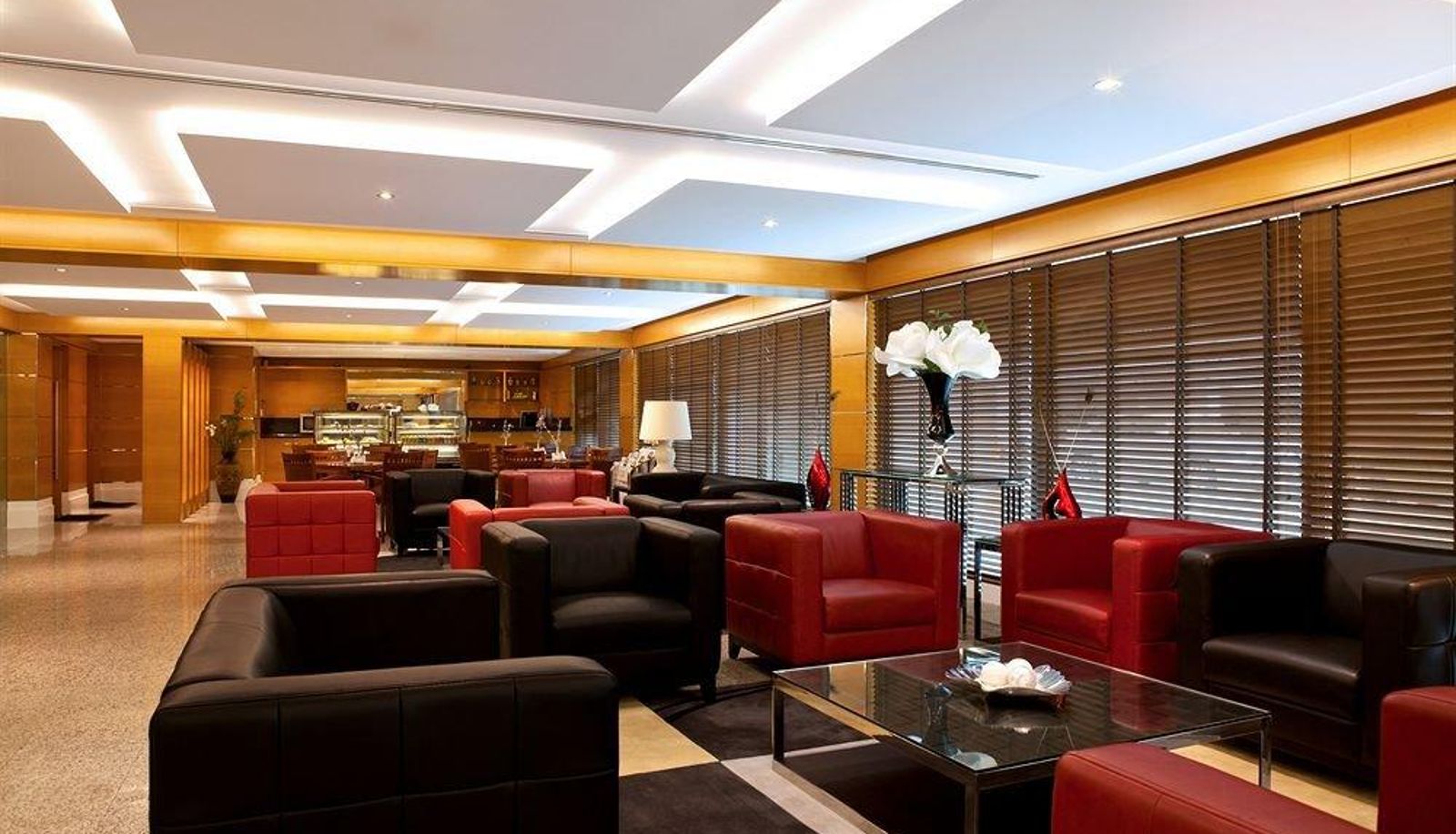 Hal - Golden Sands Hotel Apartments