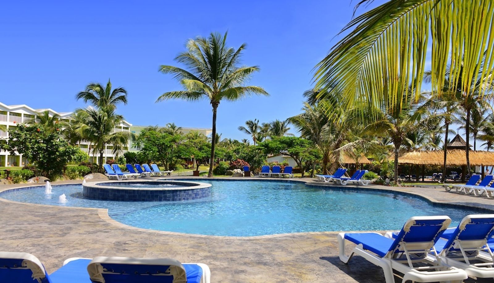 Basen - Coconut Bay Beach Resort & Spa All Inclusive