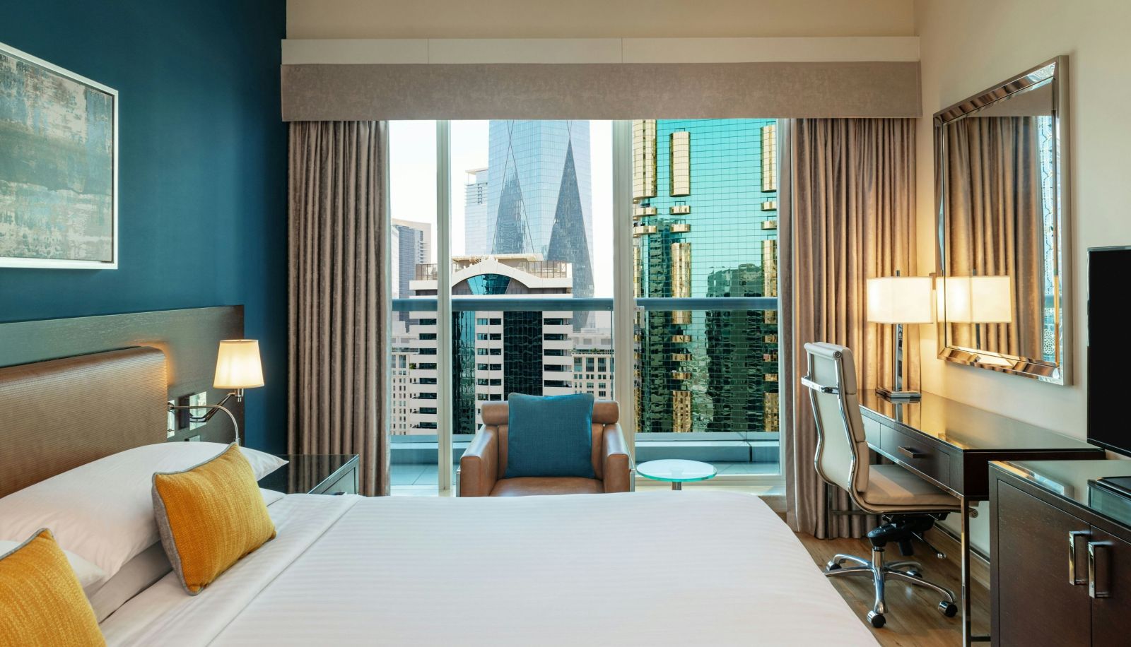 Zimmer - Four Points by Sheraton Sheikh Zayed Road Dubai