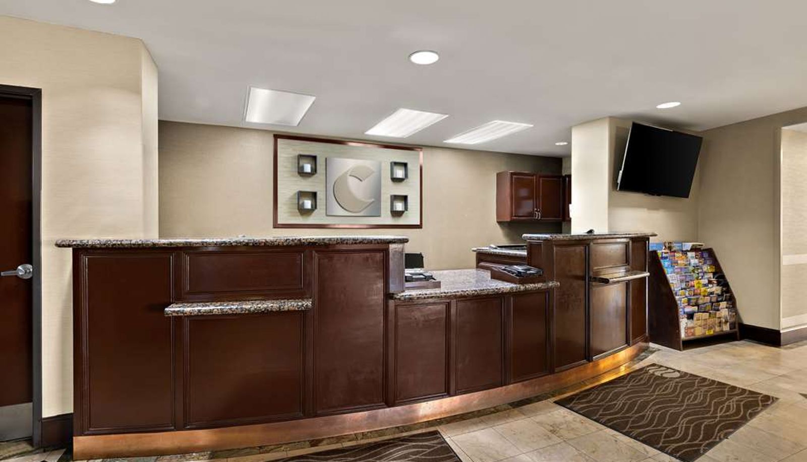 Lobby - Comfort Inn & Suites Airport Convention Center