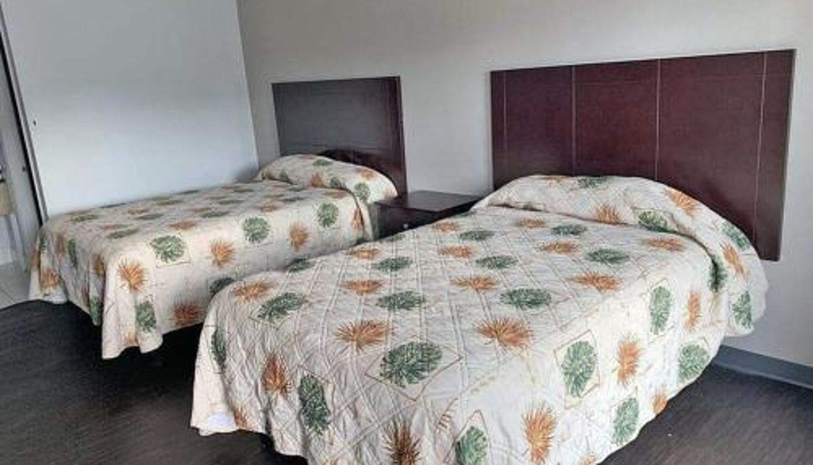 Room - DELUXE INN augusta