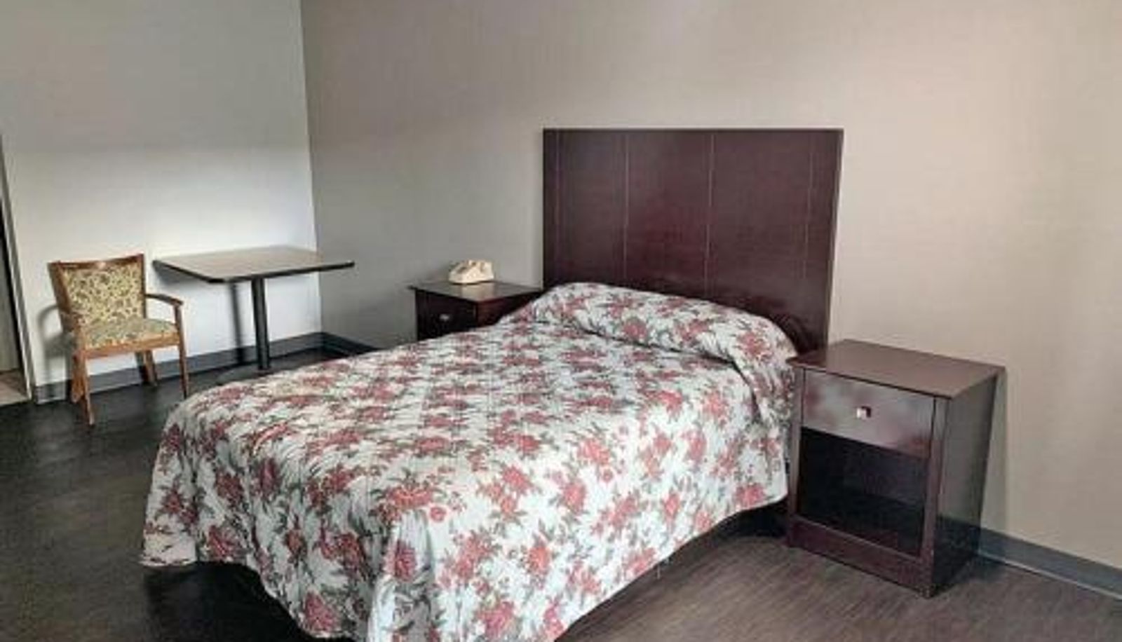 Room - DELUXE INN augusta