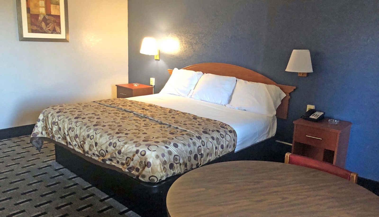 Camera - Scottish Inns Henderson