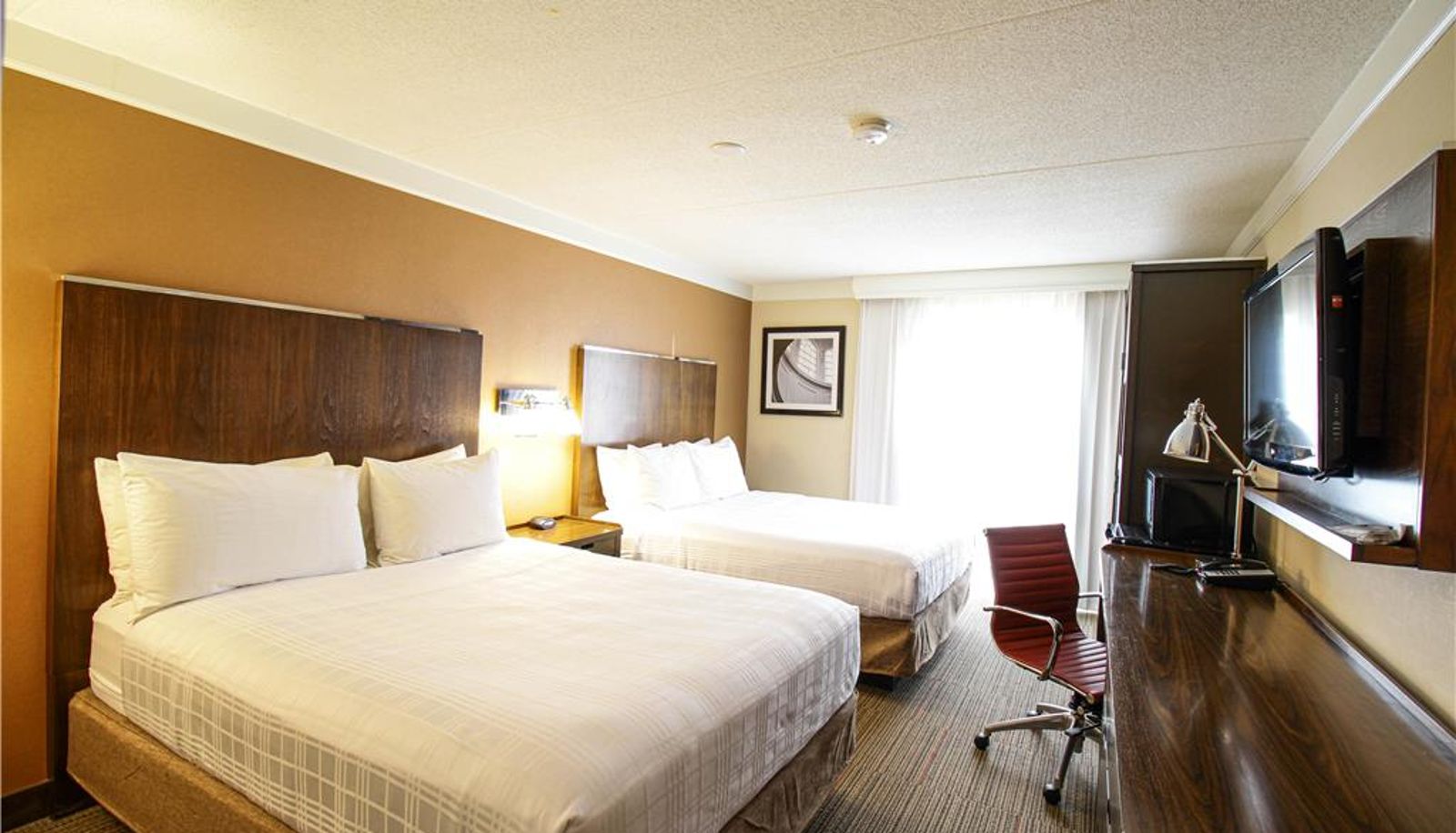 Camera - Trademark Collection by Wyndham Waterloo Suites Hotel