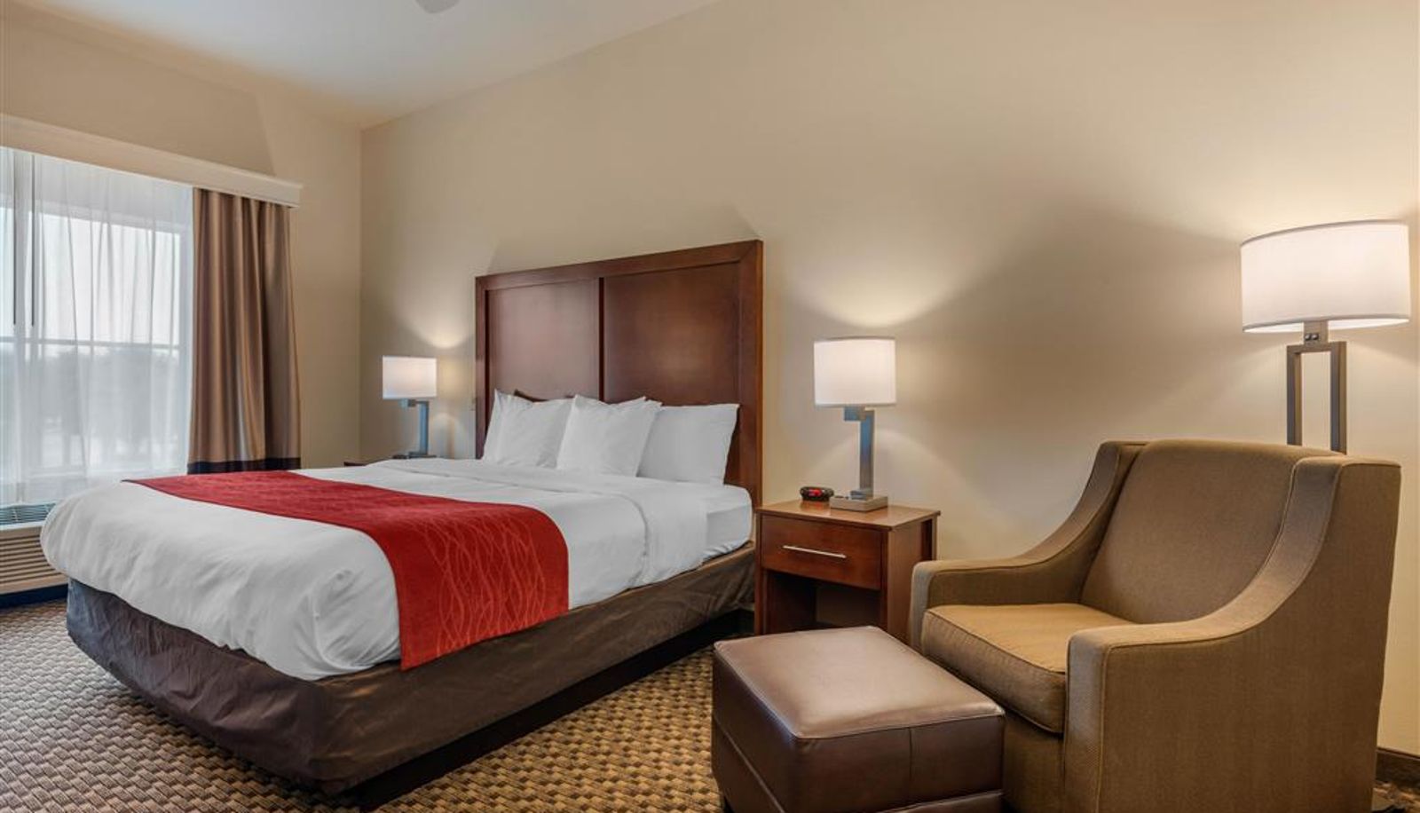 Room - Comfort Inn & Suites Fort Myers Airport