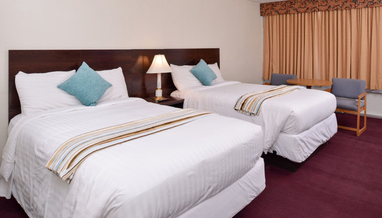 Zimmer - Red Carpet Inn Battleboro