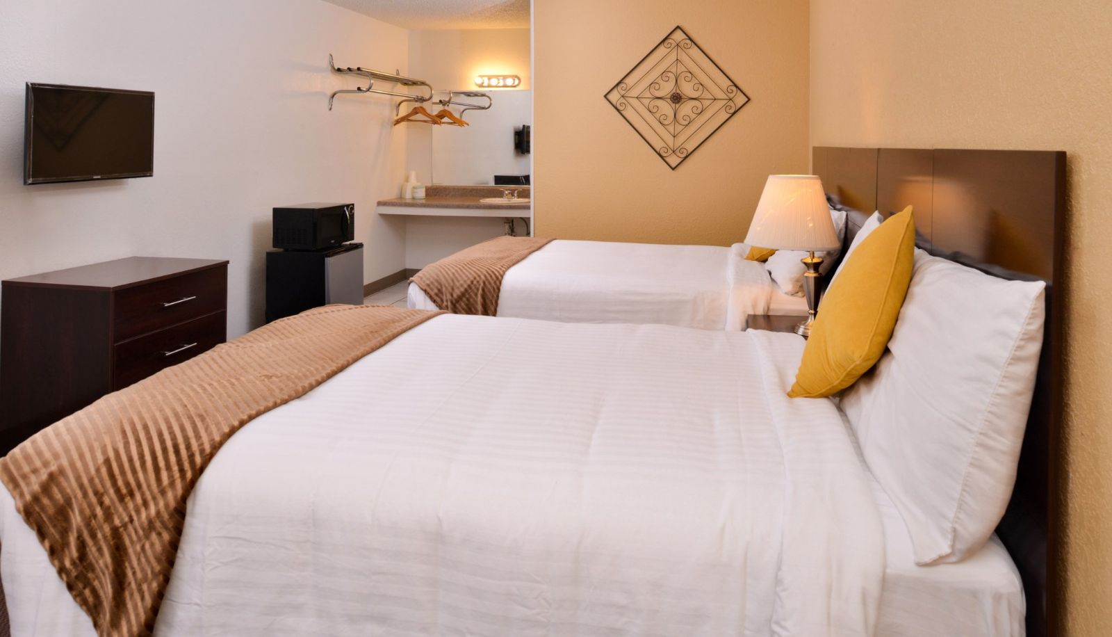 Zimmer - Red Carpet Inn Battleboro